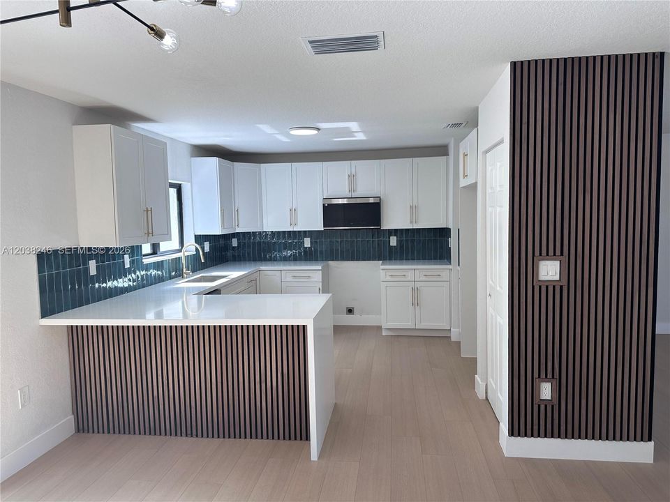 For Sale: $667,000 (4 beds, 2 baths, 1595 Square Feet)