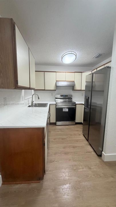 В аренду: $4,450 (5 спален, 2 ванн, 2000 Квадратных фут)