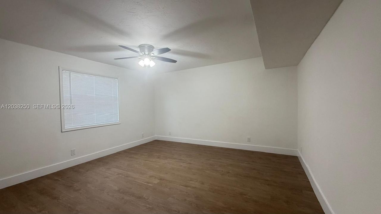 В аренду: $4,450 (5 спален, 2 ванн, 2000 Квадратных фут)