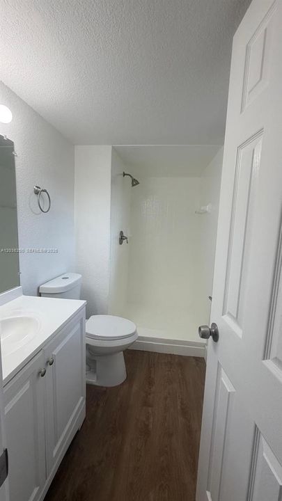 В аренду: $4,450 (5 спален, 2 ванн, 2000 Квадратных фут)