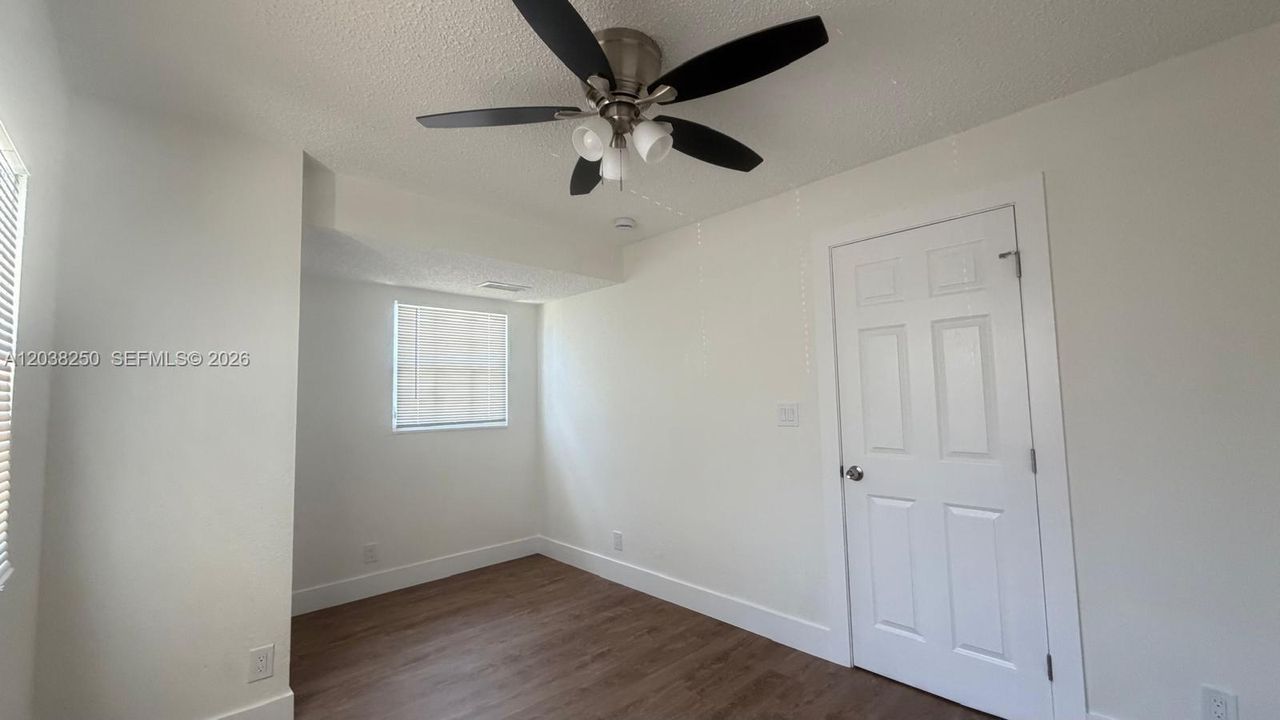 В аренду: $4,450 (5 спален, 2 ванн, 2000 Квадратных фут)