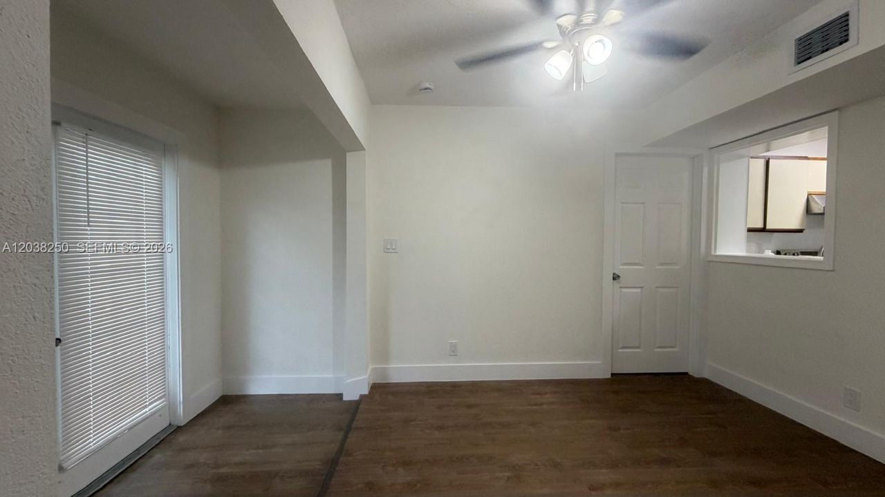 В аренду: $4,450 (5 спален, 2 ванн, 2000 Квадратных фут)