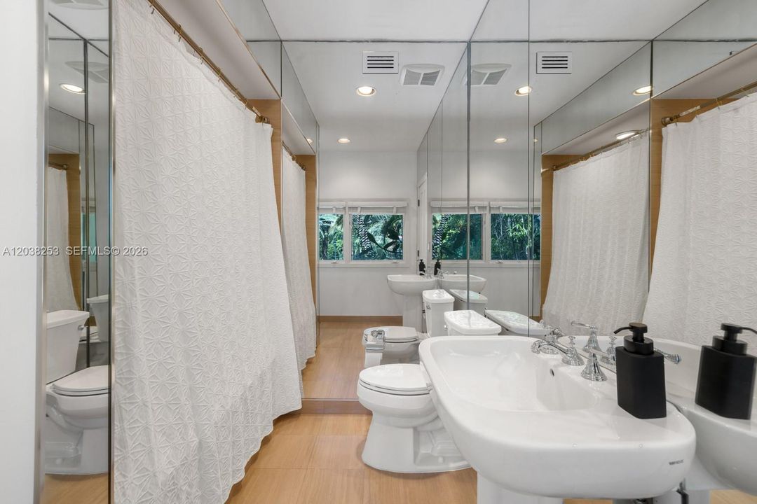 En Renta: $55,000 (6 camas, 7 baños, 6637 Pies cuadrados)