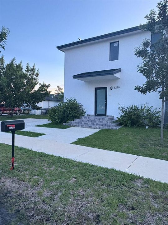 For Rent: $3,450 (3 beds, 3 baths, 1234 Square Feet)
