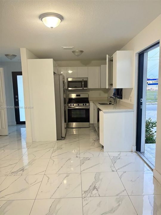 For Rent: $3,450 (3 beds, 3 baths, 1234 Square Feet)