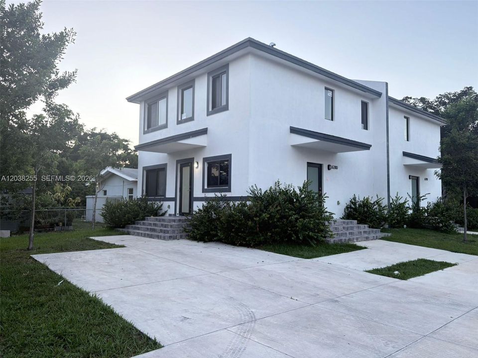 For Rent: $3,450 (3 beds, 3 baths, 1234 Square Feet)