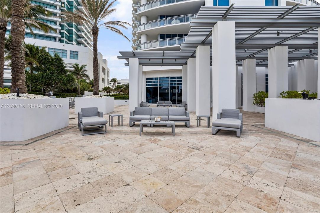 For Sale: $1,597,000 (3 beds, 2 baths, 2260 Square Feet)