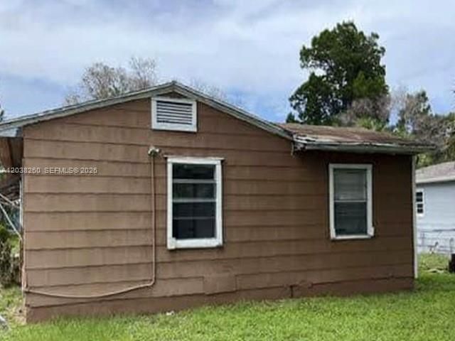 For Sale: $119,600 (2 beds, 1 baths, 738 Square Feet)