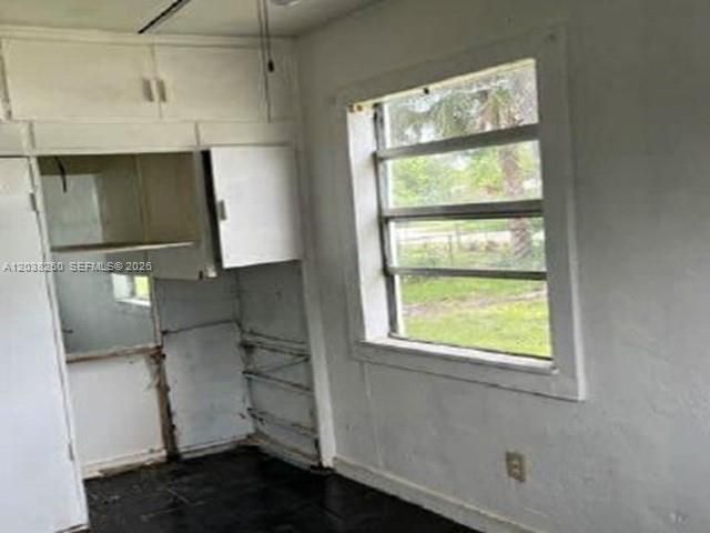 For Sale: $119,600 (2 beds, 1 baths, 738 Square Feet)