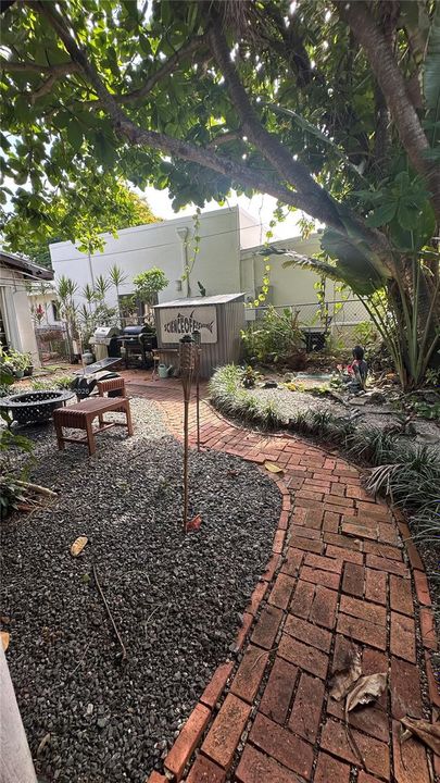For Rent: $3,750 (3 beds, 2 baths, 2438 Square Feet)