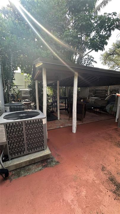For Rent: $3,750 (3 beds, 2 baths, 2438 Square Feet)