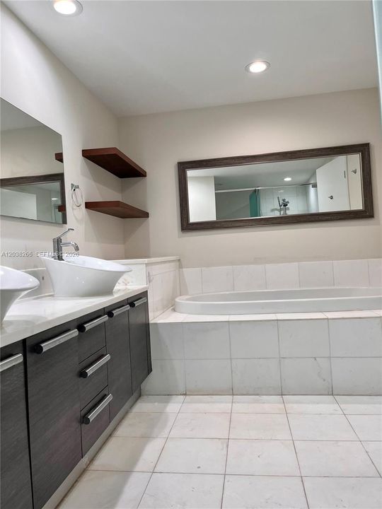 В аренду: $4,950 (2 спален, 3 ванн, 1663 Квадратных фут)