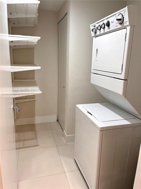 В аренду: $4,950 (2 спален, 3 ванн, 1663 Квадратных фут)