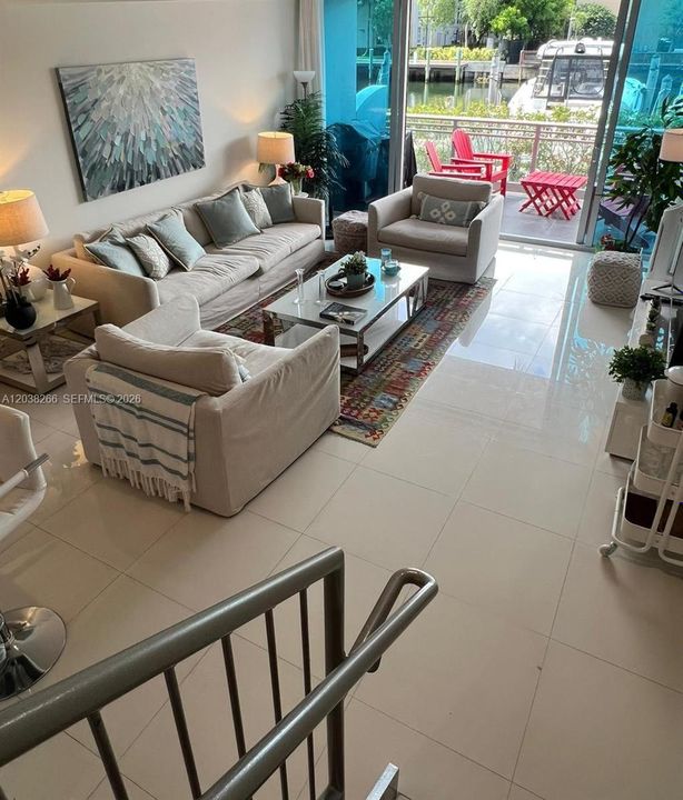 В аренду: $4,950 (2 спален, 3 ванн, 1663 Квадратных фут)