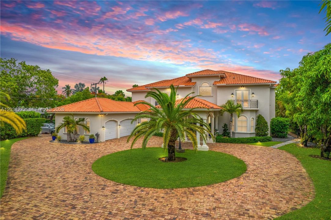 For Sale: $6,300,000 (7 beds, 6 baths, 6361 Square Feet)