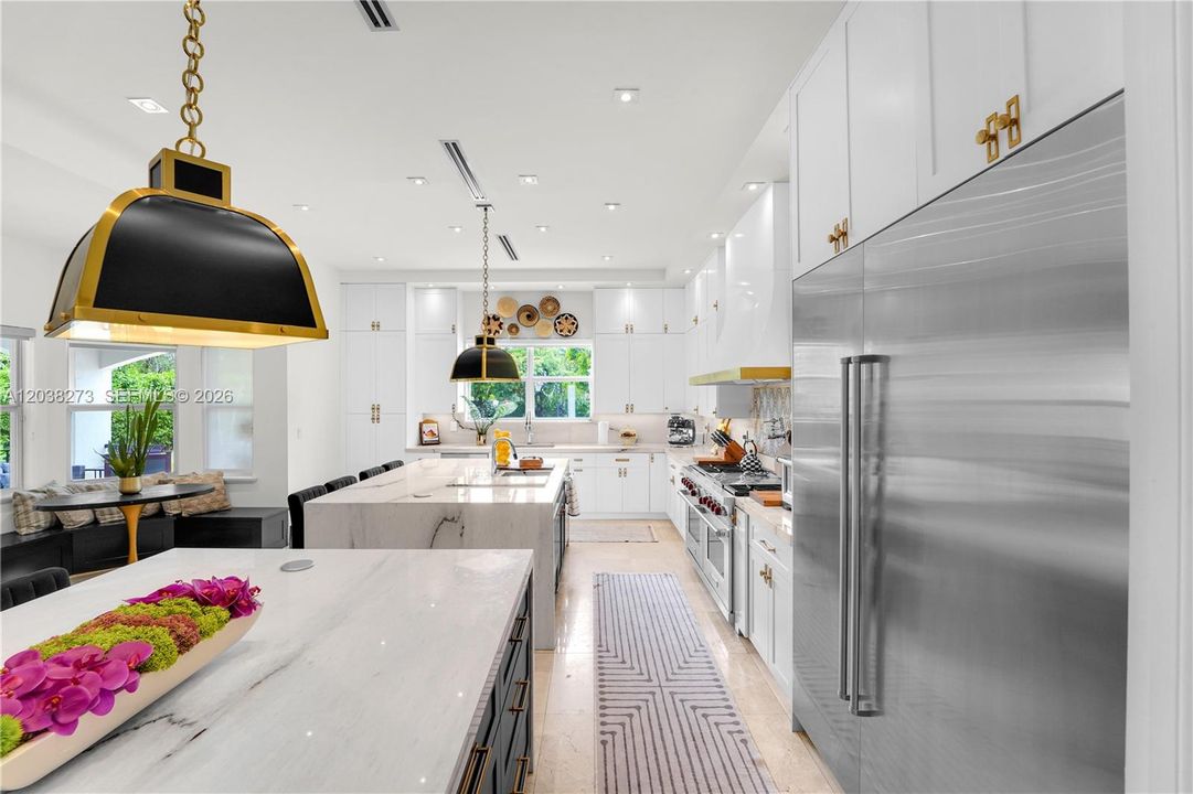 For Sale: $6,300,000 (7 beds, 6 baths, 6361 Square Feet)