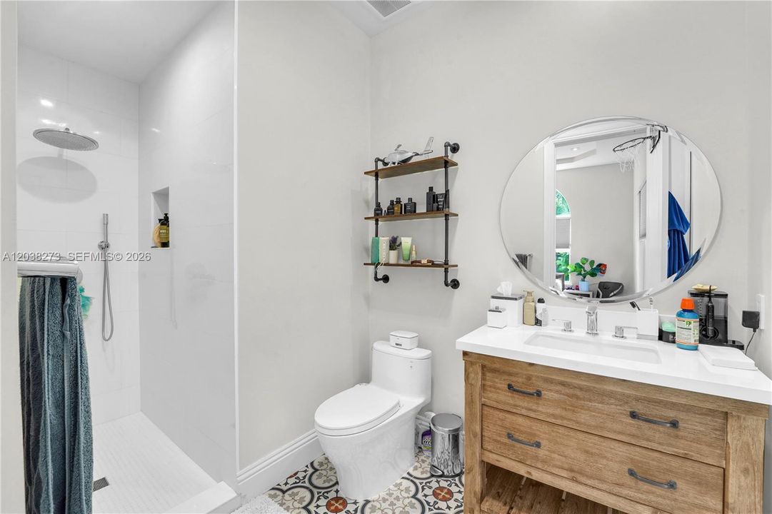 For Sale: $6,300,000 (7 beds, 6 baths, 6361 Square Feet)