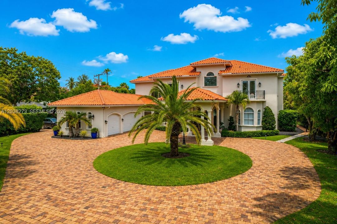 For Sale: $6,300,000 (7 beds, 6 baths, 6361 Square Feet)