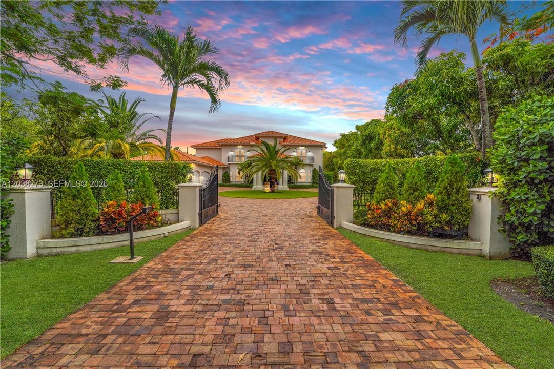 For Sale: $6,300,000 (7 beds, 6 baths, 6361 Square Feet)