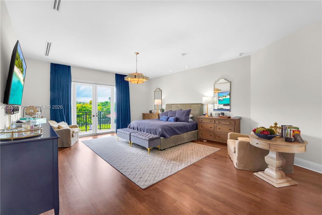 For Sale: $6,300,000 (7 beds, 6 baths, 6361 Square Feet)