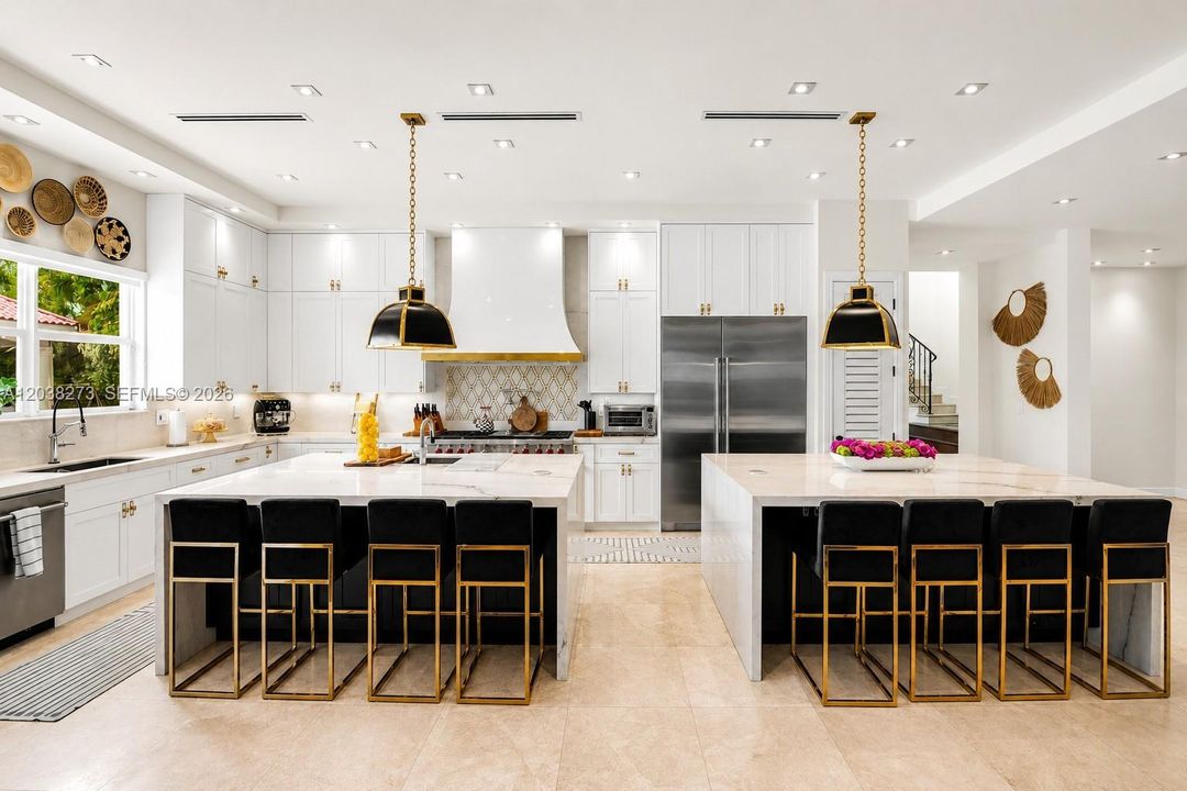 For Sale: $6,300,000 (7 beds, 6 baths, 6361 Square Feet)