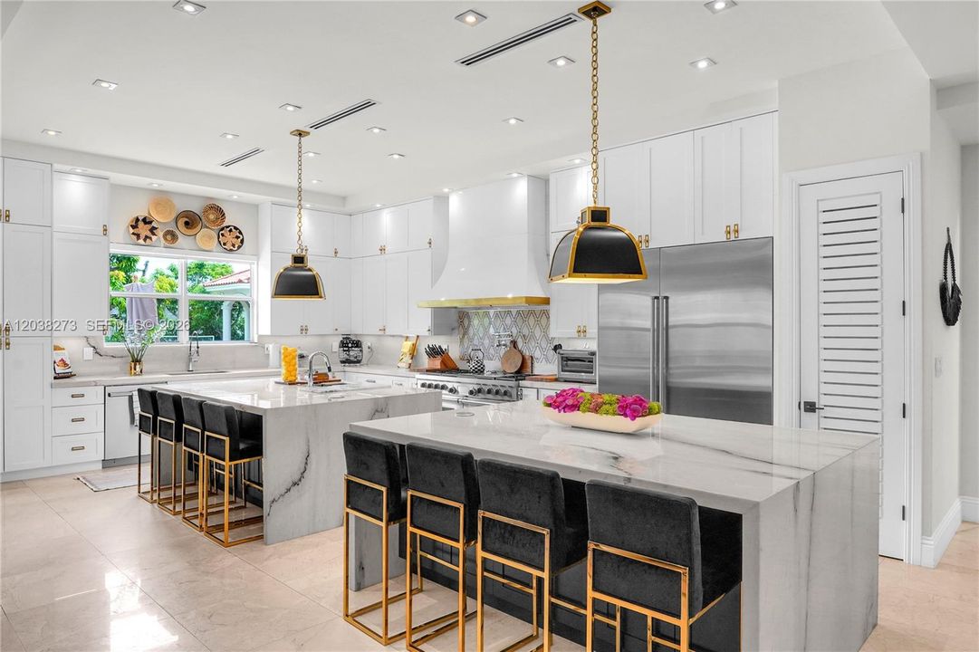 For Sale: $6,300,000 (7 beds, 6 baths, 6361 Square Feet)