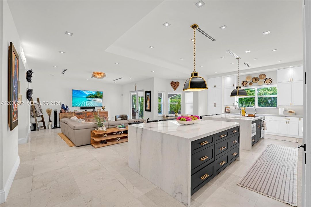 For Sale: $6,300,000 (7 beds, 6 baths, 6361 Square Feet)