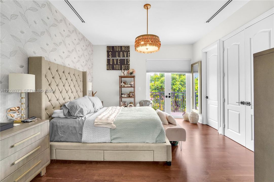 For Sale: $6,300,000 (7 beds, 6 baths, 6361 Square Feet)