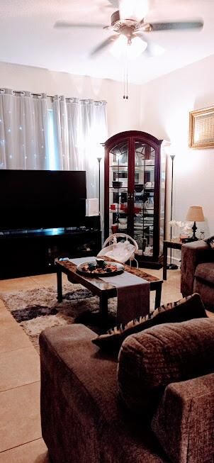 Family Room - Dining Room