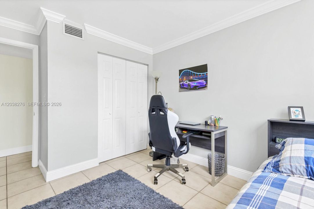 В аренду: $3,400 (2 спален, 2 ванн, 970 Квадратных фут)