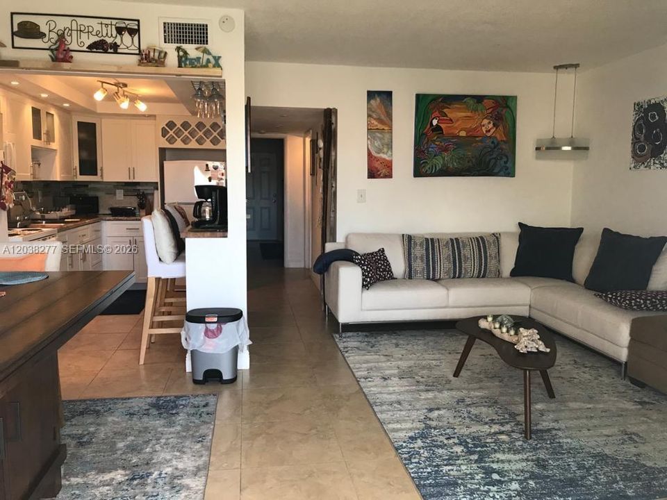 En Venta: $397,500 (1 camas, 1 baños, 750 Pies cuadrados)