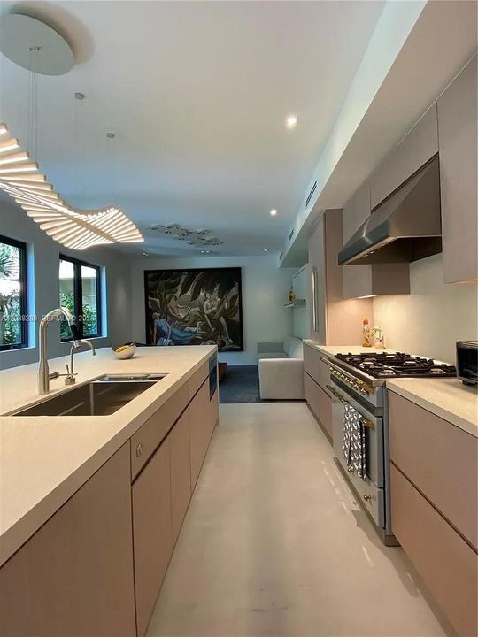 En Renta: $9,500 (3 camas, 2 baños, 2337 Pies cuadrados)