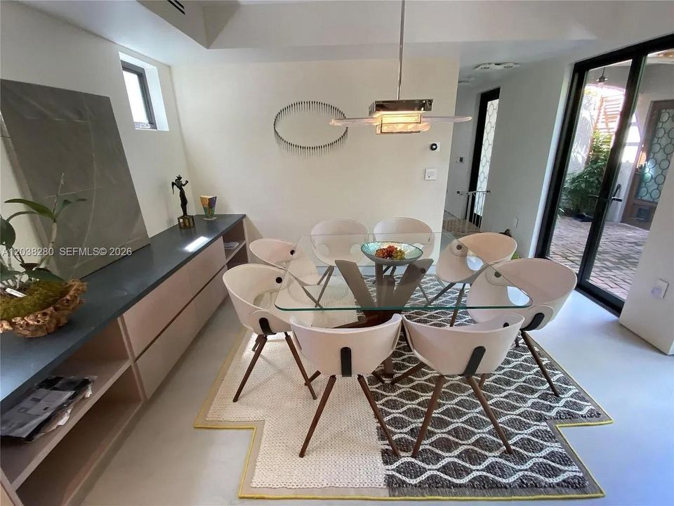 En Renta: $9,500 (3 camas, 2 baños, 2337 Pies cuadrados)