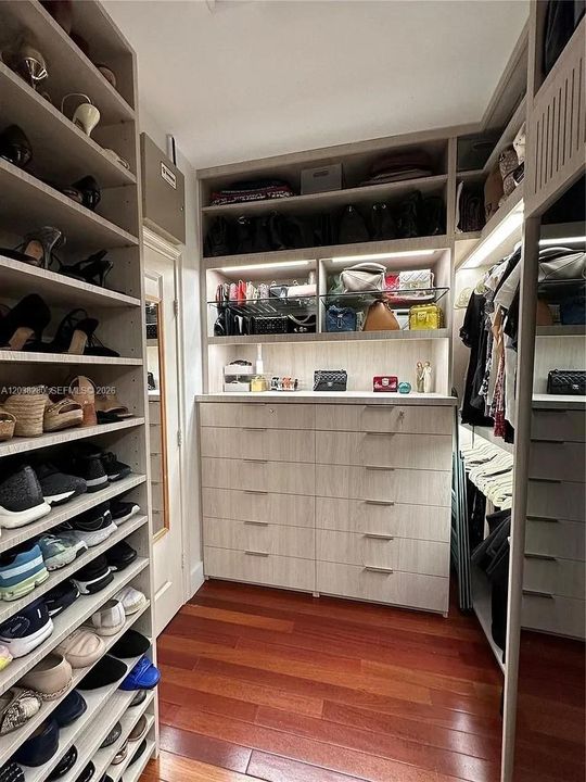En Renta: $9,500 (3 camas, 2 baños, 2337 Pies cuadrados)