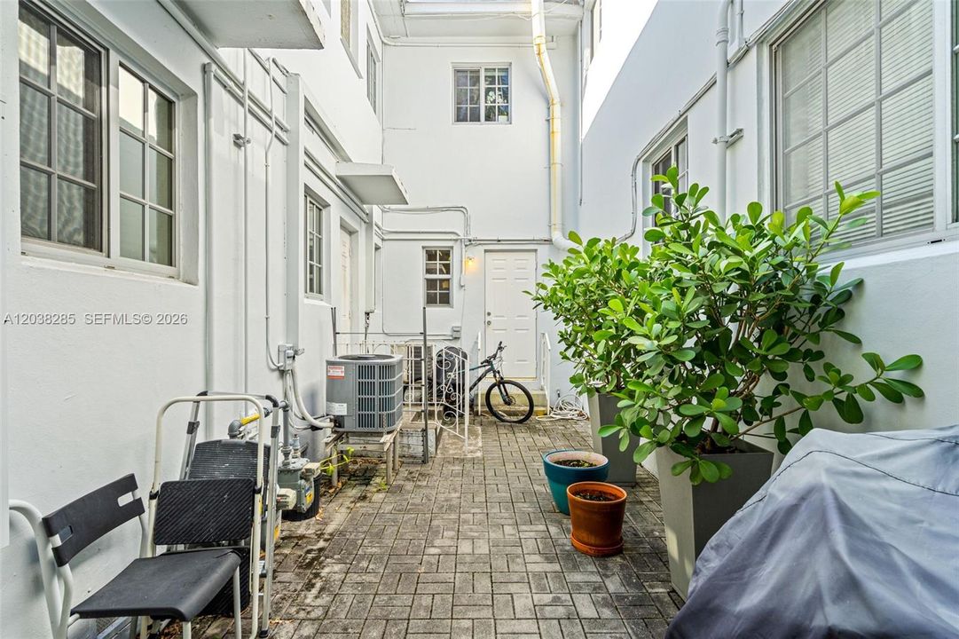 For Sale: $212,000 (0 beds, 1 baths, 416 Square Feet)