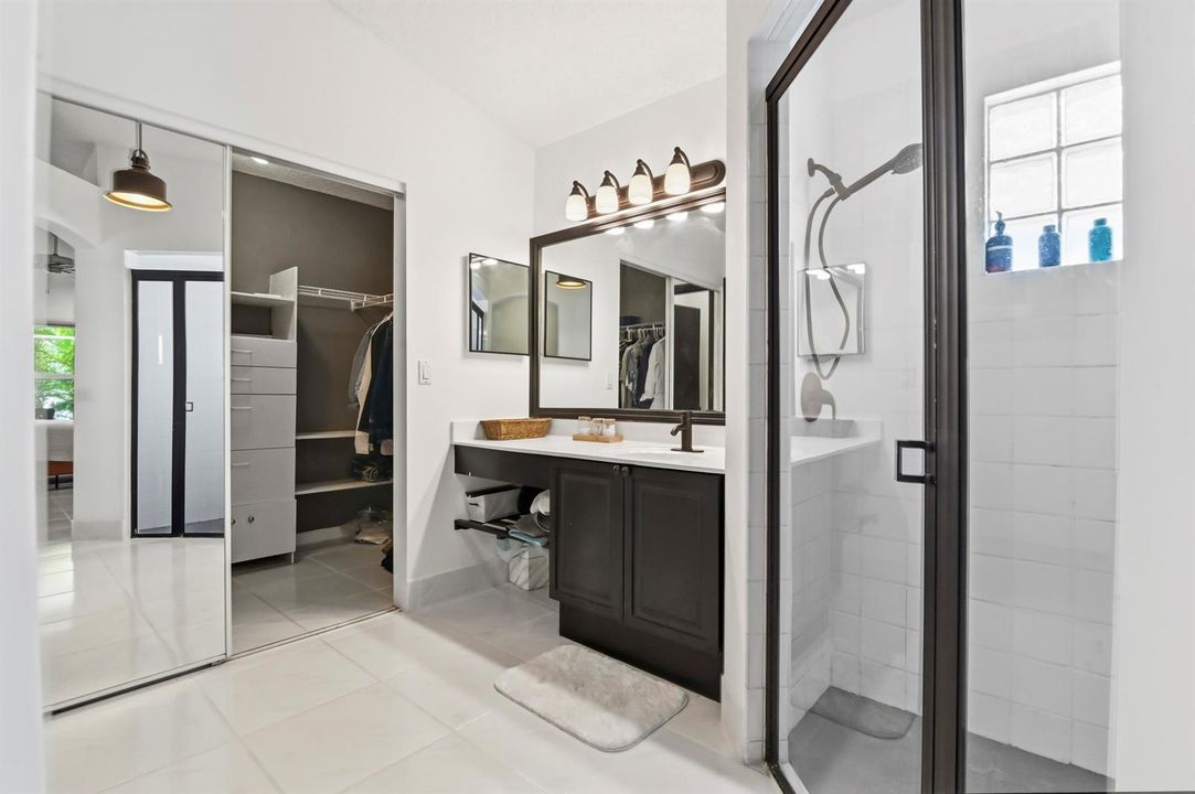 20 Bathroom 01