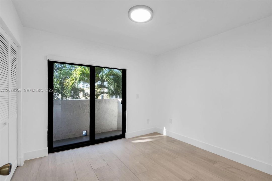 На продажу: $625,000 (2 спален, 2 ванн, 993 Квадратных фут)
