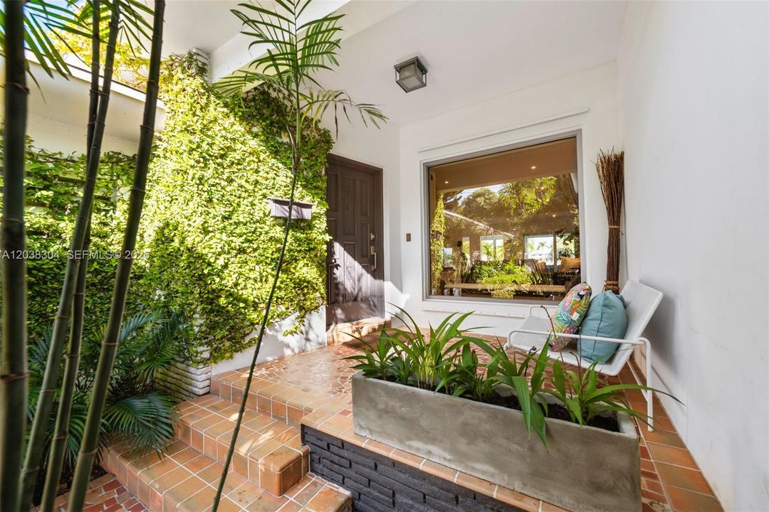 For Rent: $25,000 (4 beds, 4 baths, 2672 Square Feet)