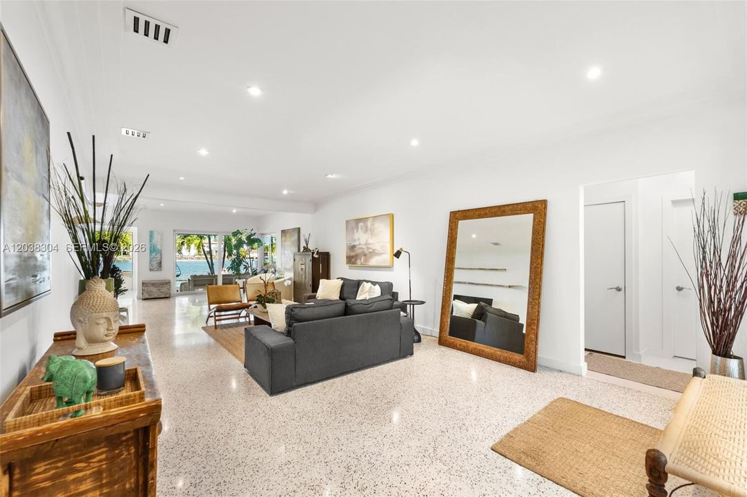 For Rent: $25,000 (4 beds, 4 baths, 2672 Square Feet)