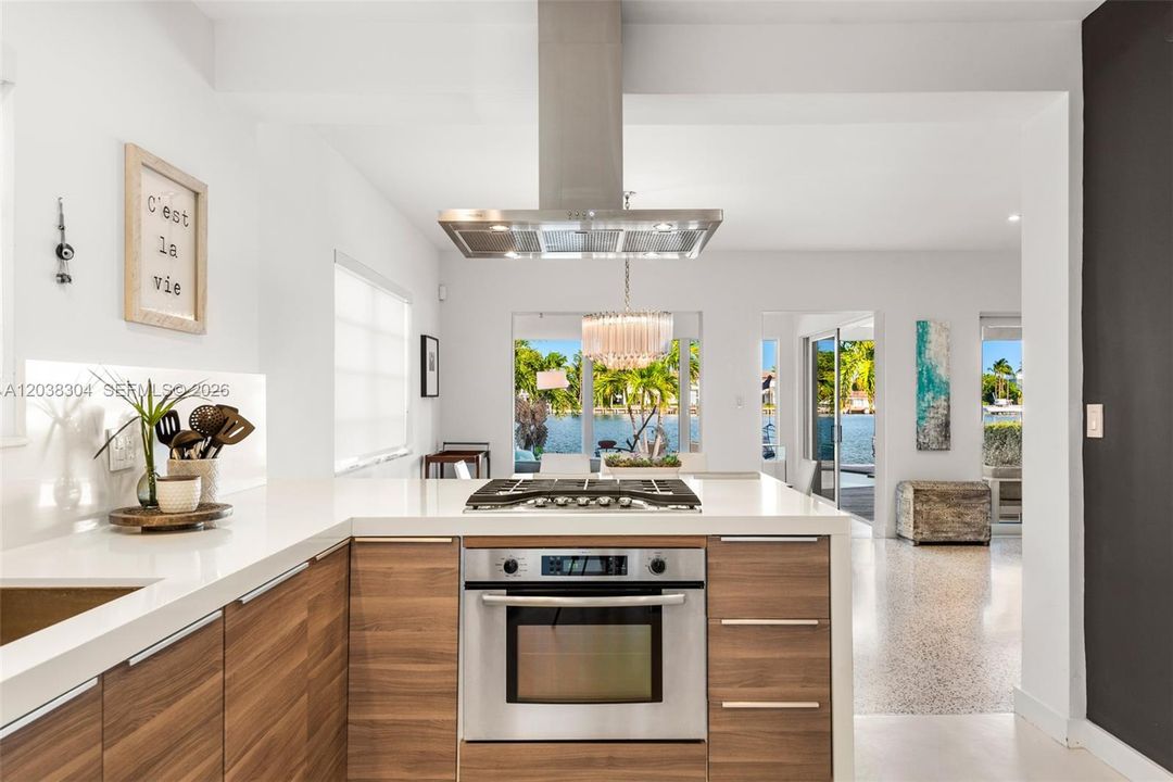For Rent: $25,000 (4 beds, 4 baths, 2672 Square Feet)