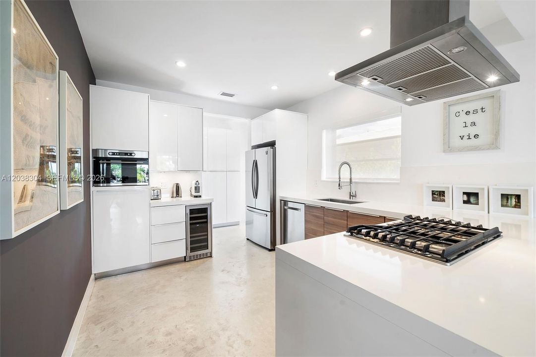 For Rent: $25,000 (4 beds, 4 baths, 2672 Square Feet)