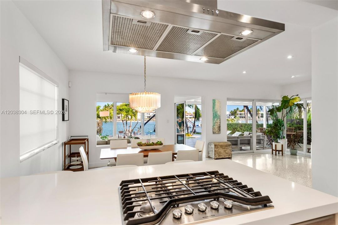 For Rent: $25,000 (4 beds, 4 baths, 2672 Square Feet)