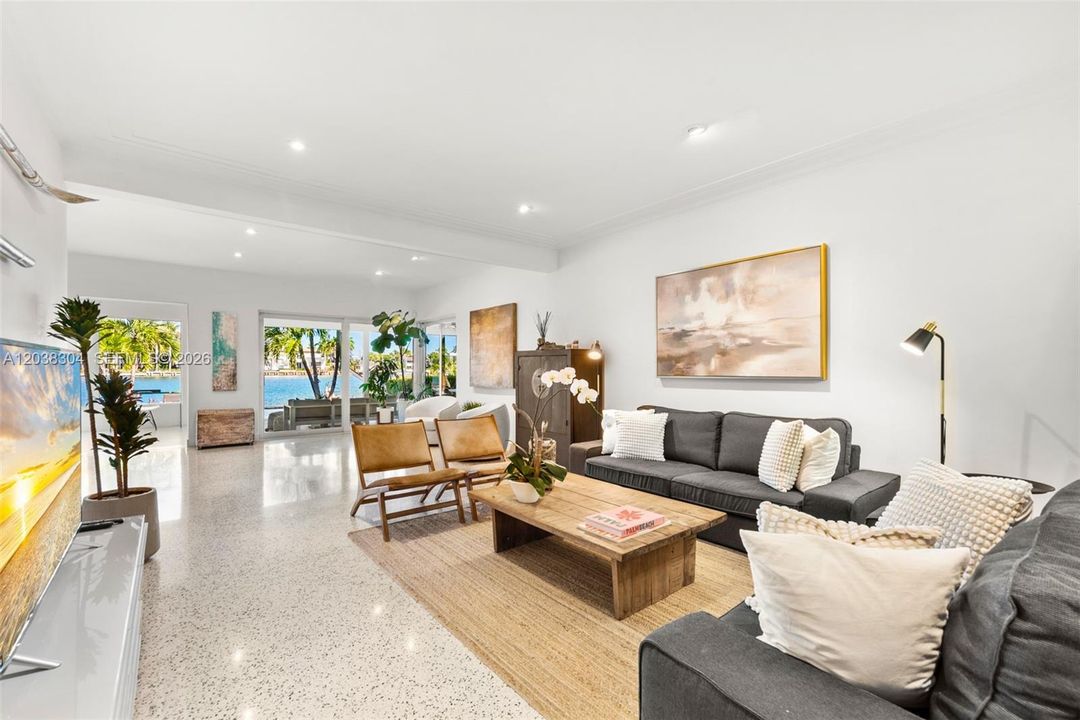 For Rent: $25,000 (4 beds, 4 baths, 2672 Square Feet)
