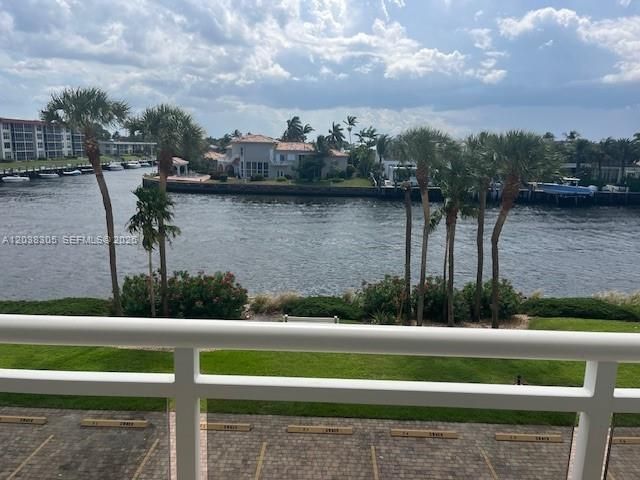 For Sale: $542,000 (2 beds, 2 baths, 1200 Square Feet)