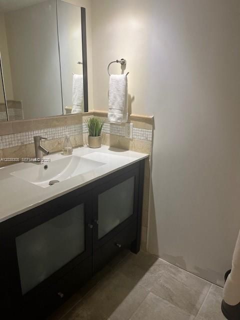 For Sale: $542,000 (2 beds, 2 baths, 1200 Square Feet)