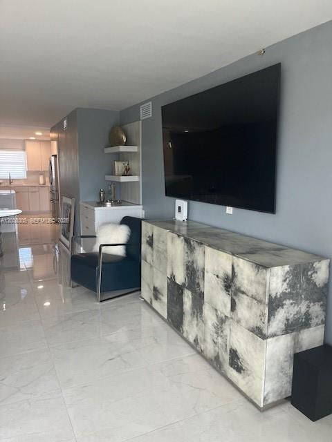 For Sale: $542,000 (2 beds, 2 baths, 1200 Square Feet)