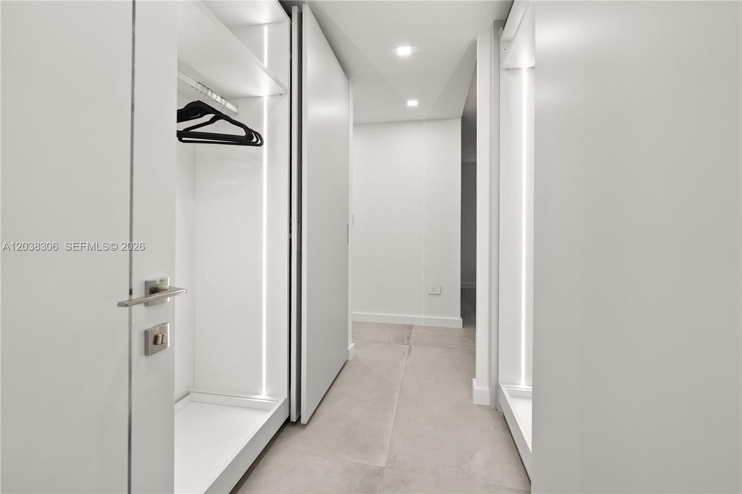 For Sale: $1,199,000 (2 beds, 2 baths, 1455 Square Feet)