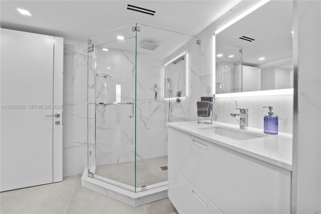 For Sale: $1,199,000 (2 beds, 2 baths, 1455 Square Feet)