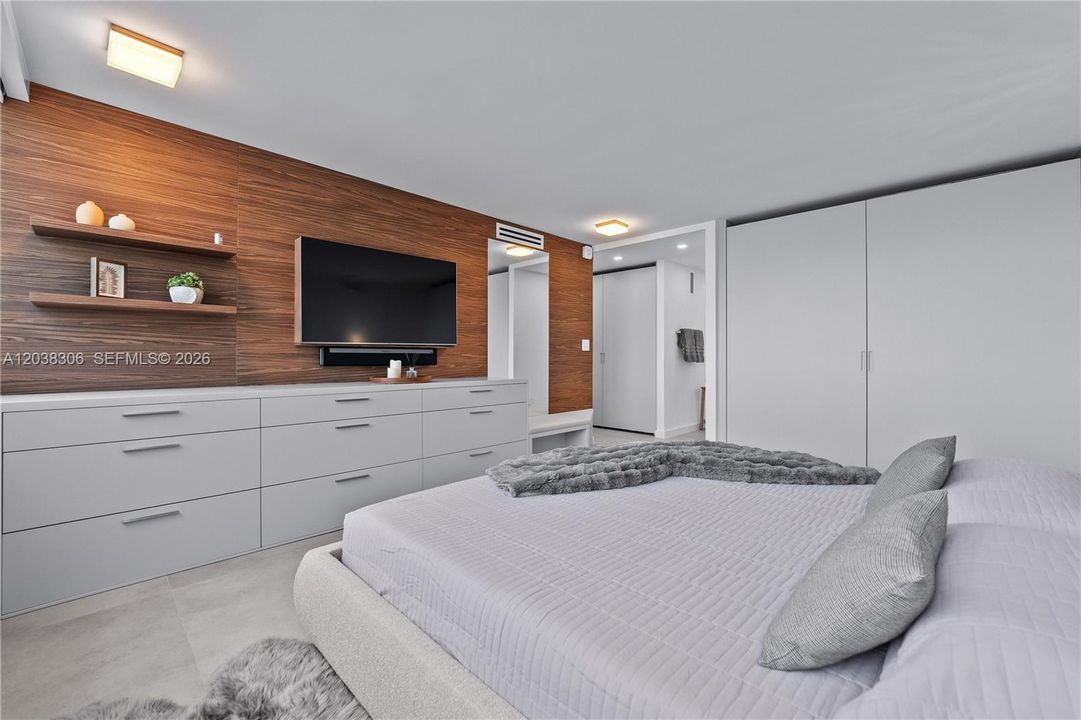 For Sale: $1,199,000 (2 beds, 2 baths, 1455 Square Feet)