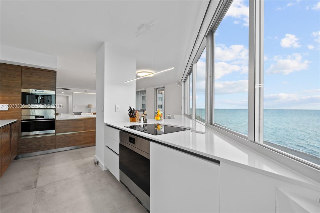 For Sale: $1,199,000 (2 beds, 2 baths, 1455 Square Feet)